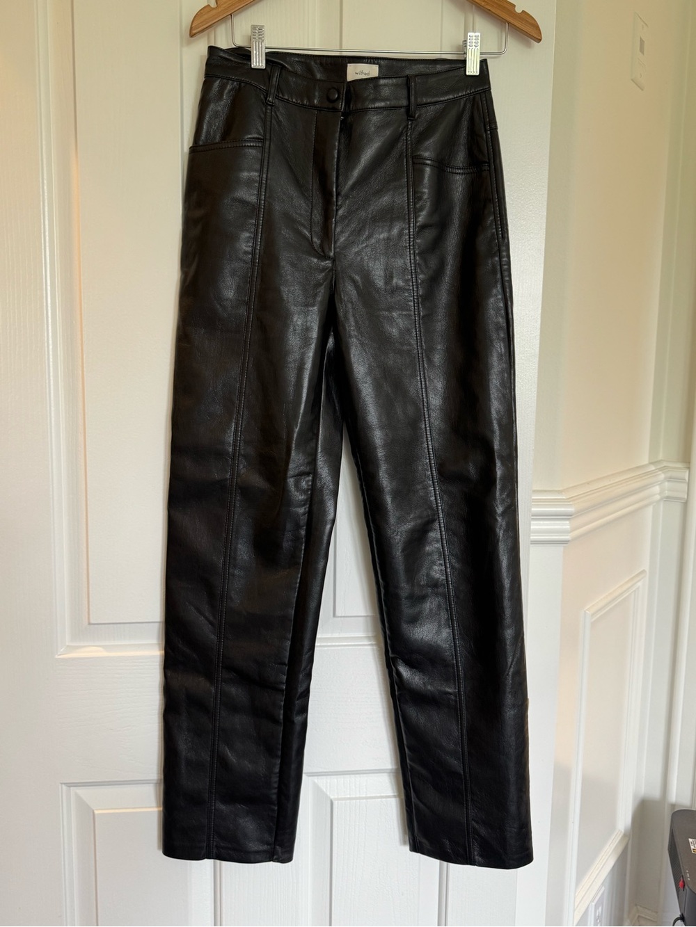 Aritzia Wilfred Rebel Pants Japanese Vegan Leather 8 Black High-waisted preowned - Picture 4 of 15